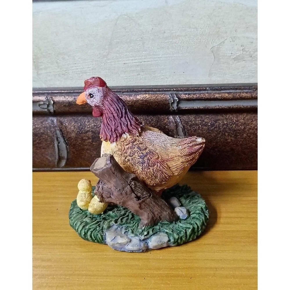 Vintage 1998 Ceramic World Hen and Chicks Figurine Farmhouse Decor Resin